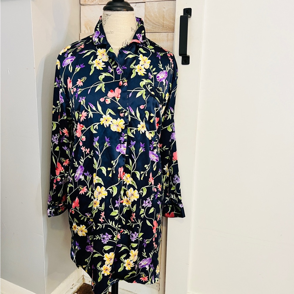 Morgan Taylor navy vintage like new floral sleep top